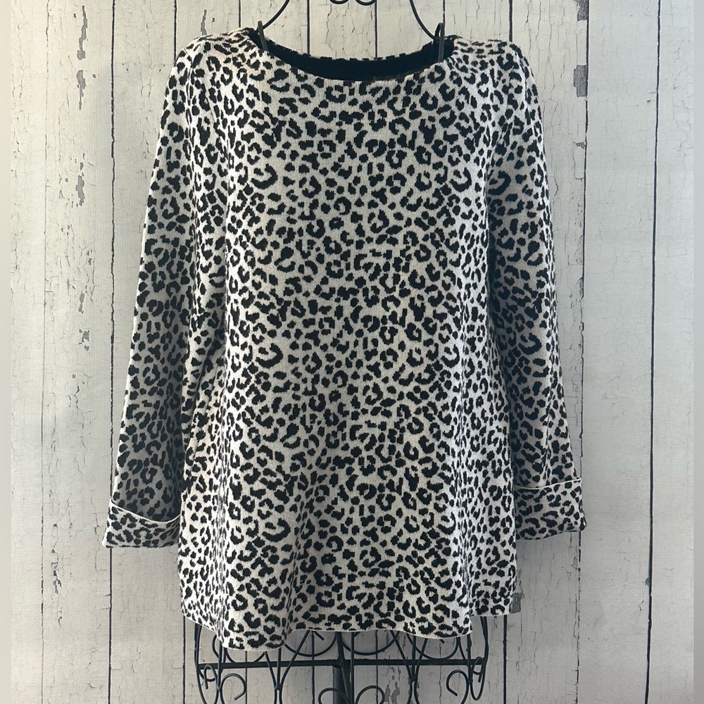Cynthia Rowley Black & White Leopard Print Long Sleeve Top size L